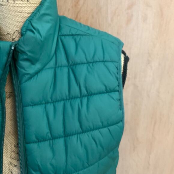 Goodfellow & Co. Green Quilted Soft puffer Full Zip Pockets Vest Warm athletic S - Picture 10 of 16